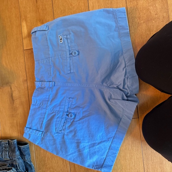 Vineyard Vines Blue Cargo Shorts Relaxed Fit - Picture 3 of 5